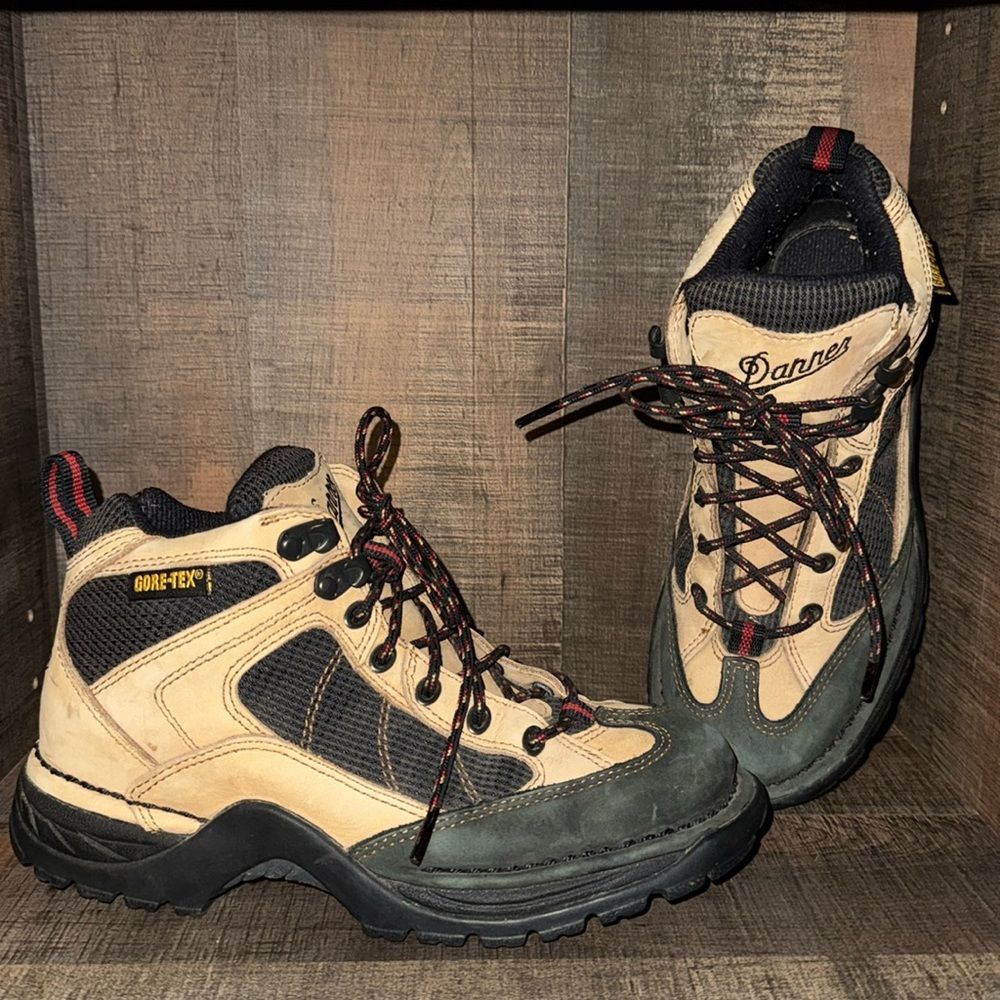 Danner Chukka Boots in Tan and Black